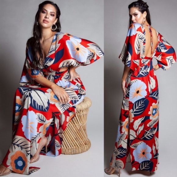 BellanBlue Dresses & Skirts - Boho Floral Backless Kimono Surplice Maxi Dress